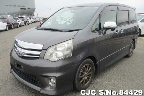 2011 Toyota Noah Gray for sale | Stock No. 84429 | Japanese Used